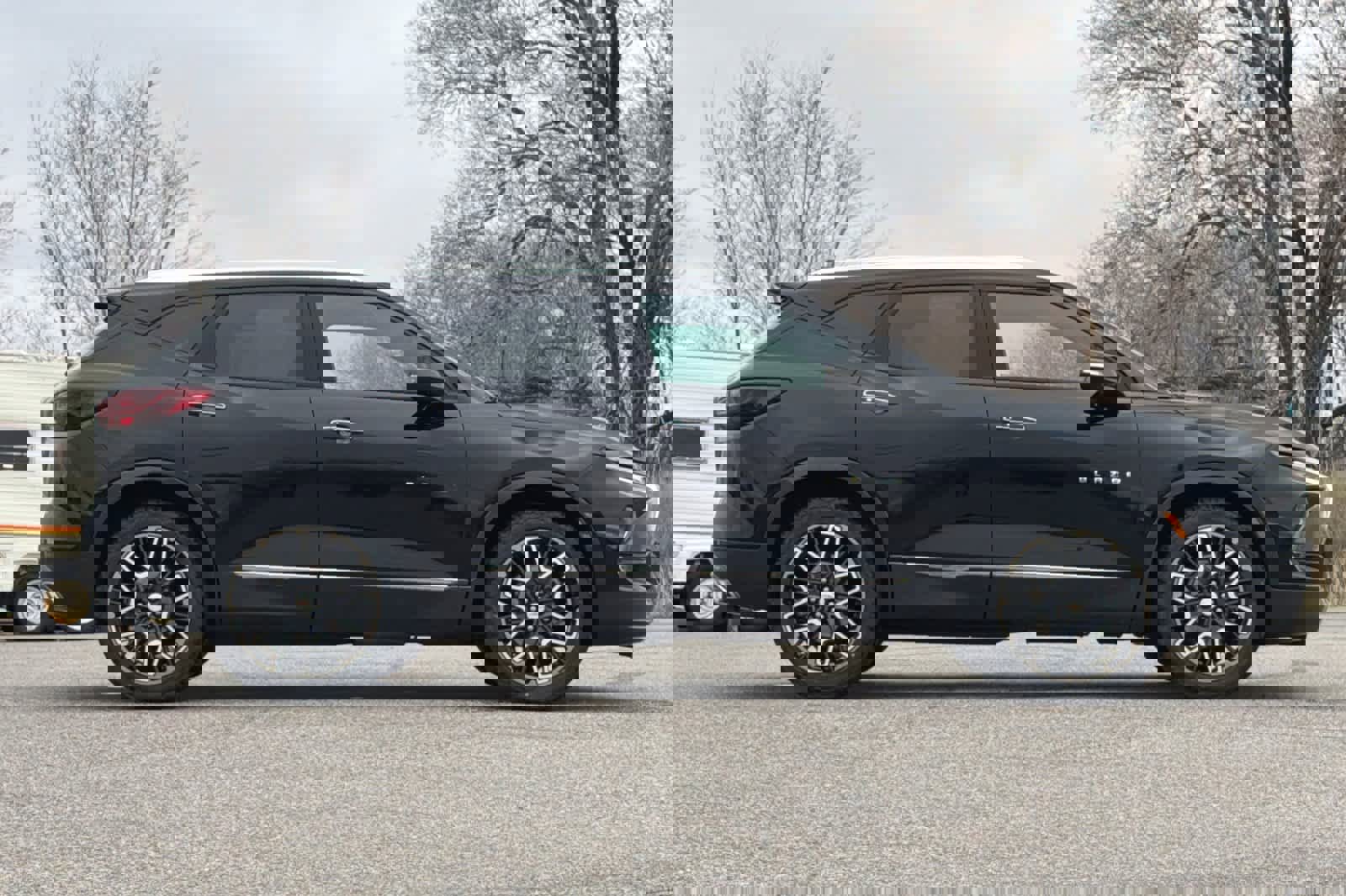 Used 2023 Chevrolet Blazer Premier w/ Driver Confidence II Package image 8