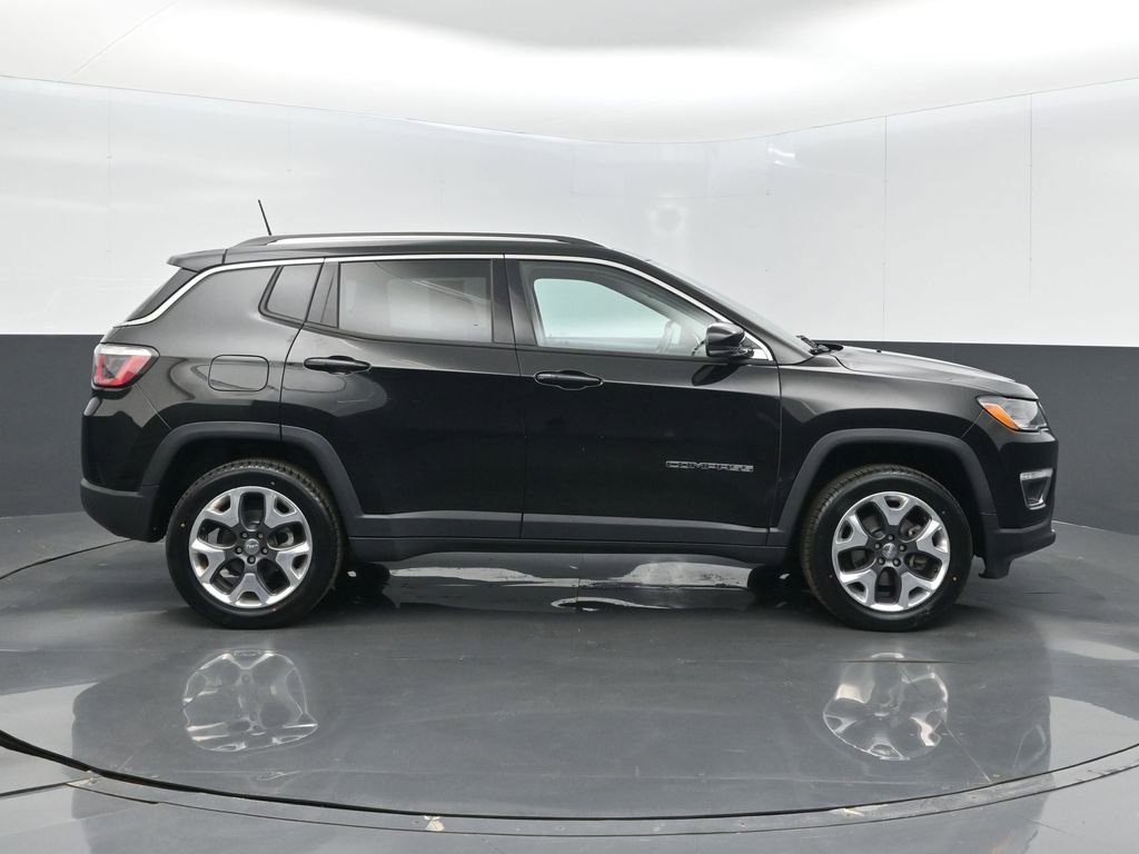 Used 2018 Jeep Compass Limited w/ Navigation Group AWD/4WD image 25