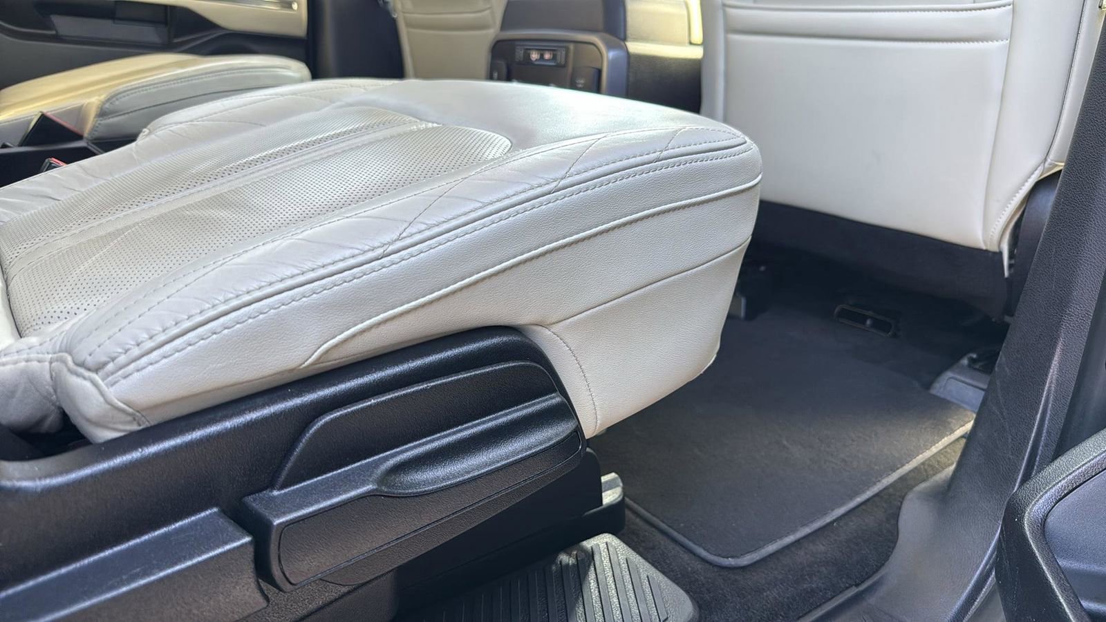 Used 2019 Ford Expedition Max Platinum image 48