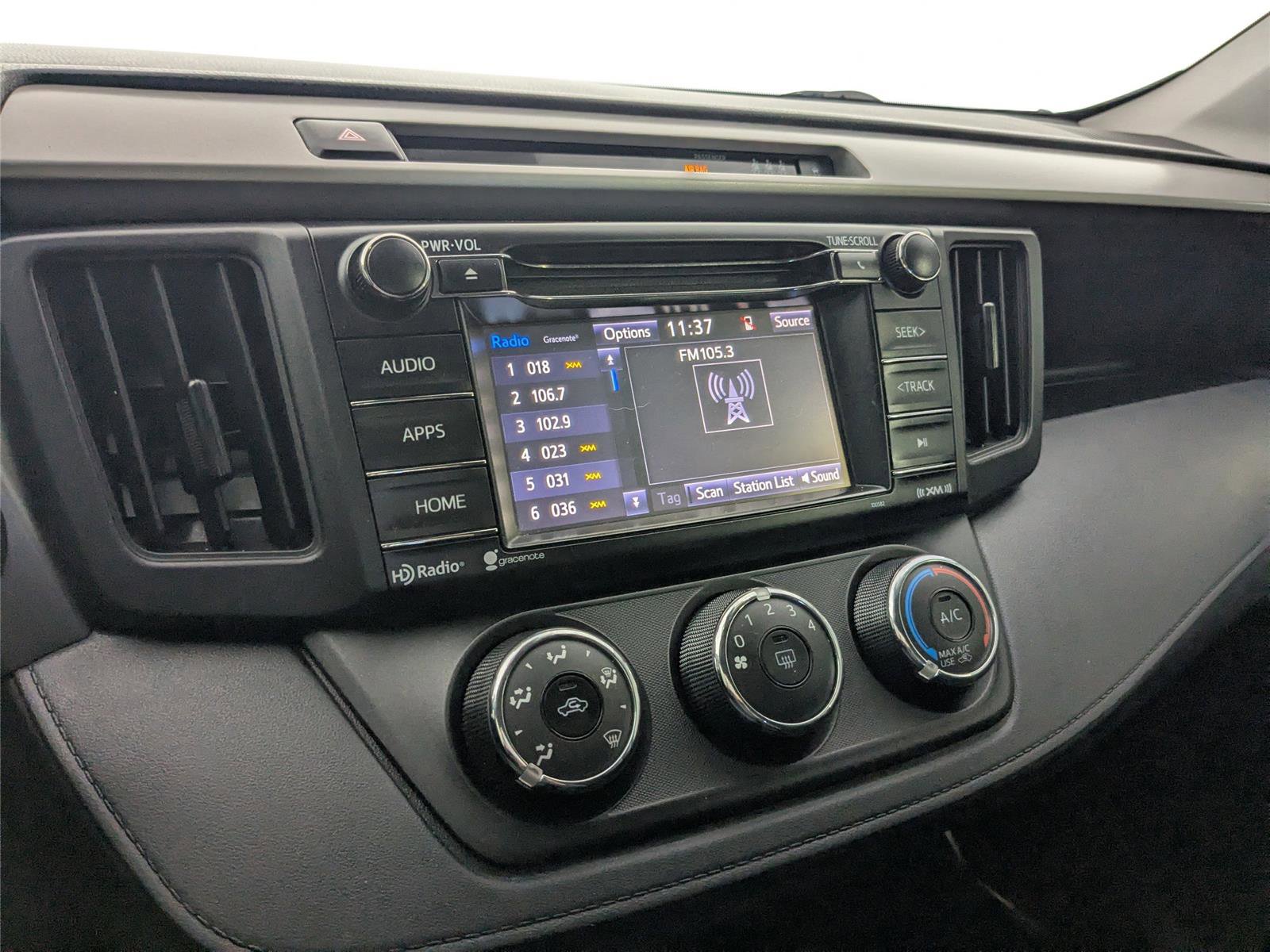 Used 2018 Toyota RAV4 LE image 13