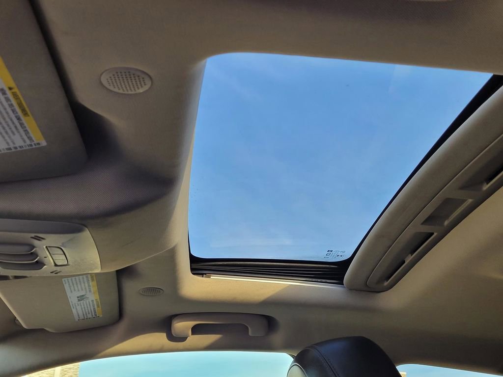 Used 2018 Buick Encore Essence image 29