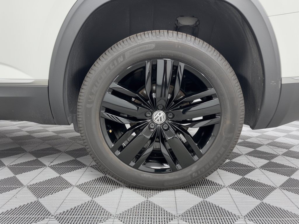 Used 2019 Volkswagen Atlas SEL FWD image 13