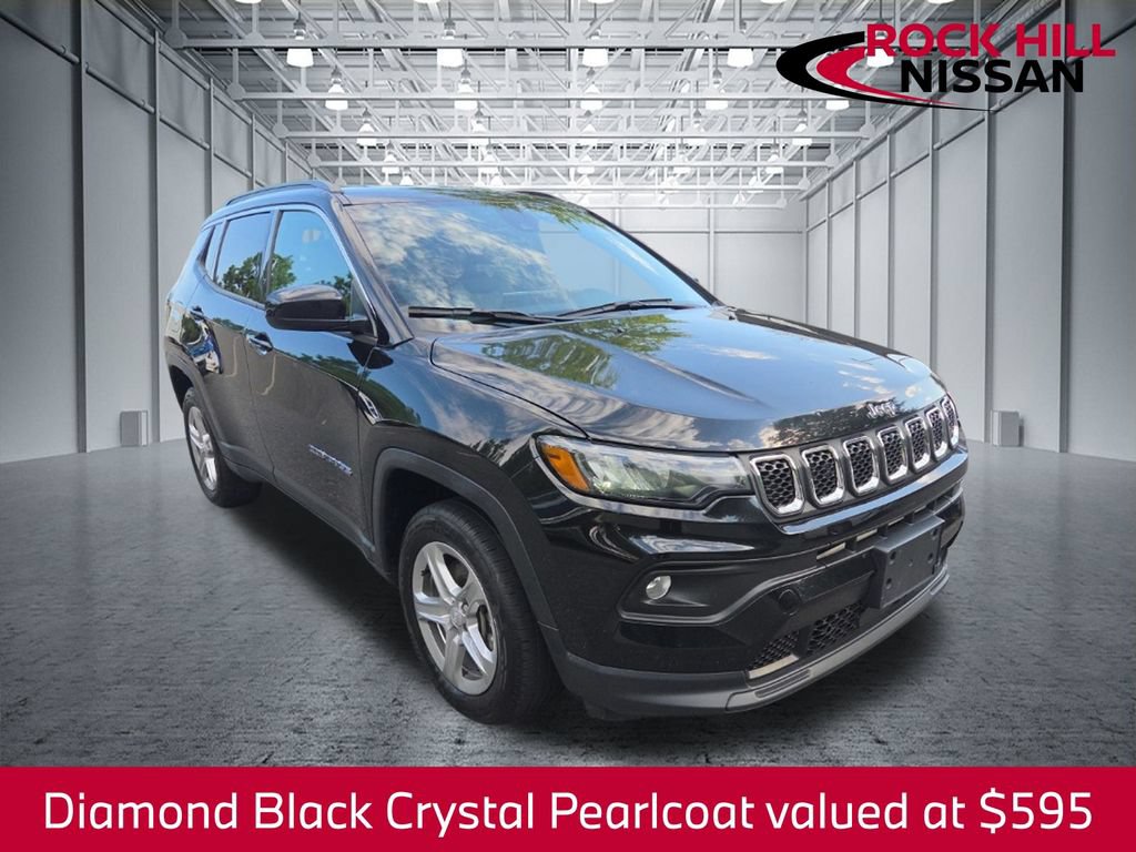 Used 2024 Jeep Compass Latitude AWD/4WD image 1