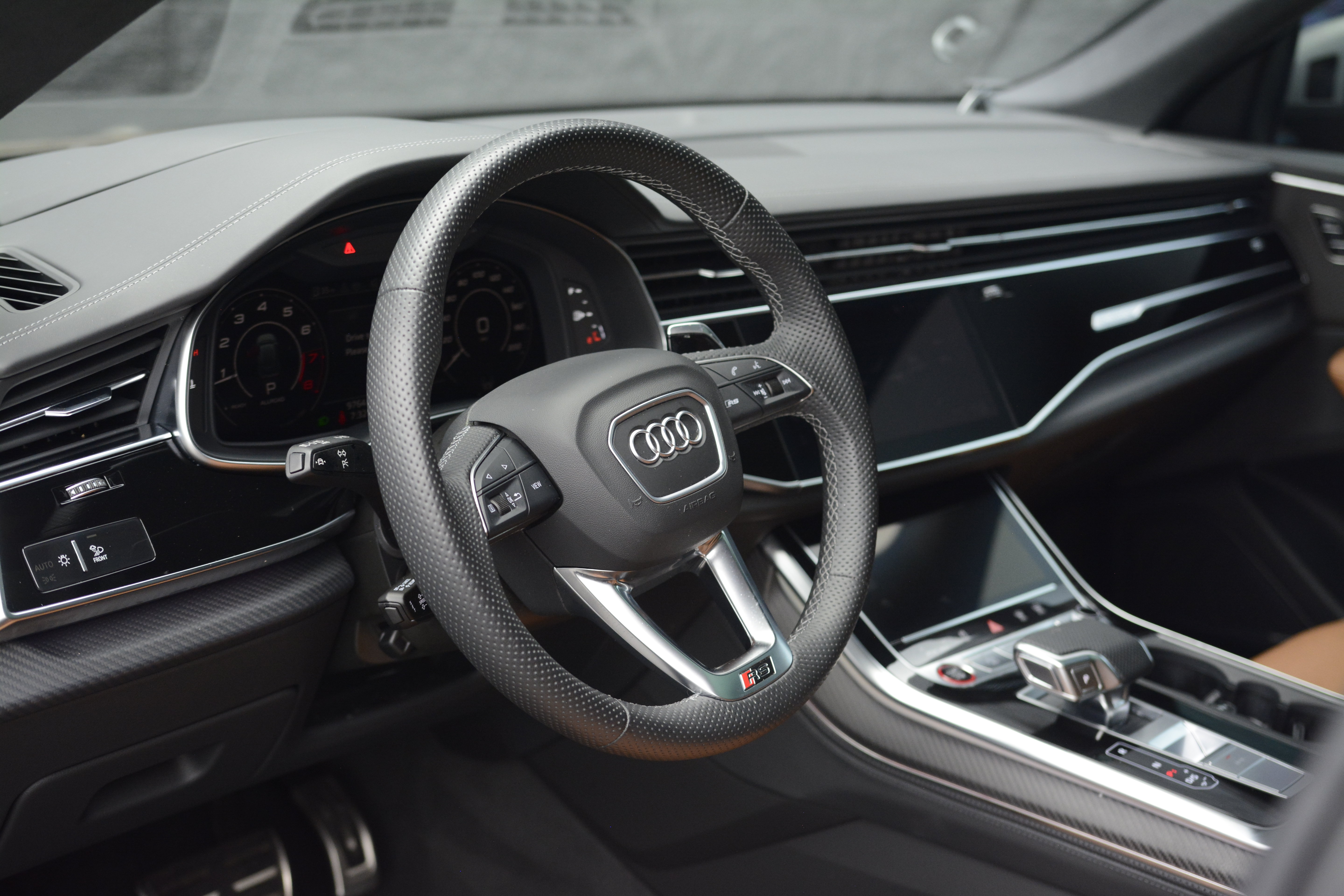 Used 2025 Audi RS Q8 performance AWD/4WD image 4