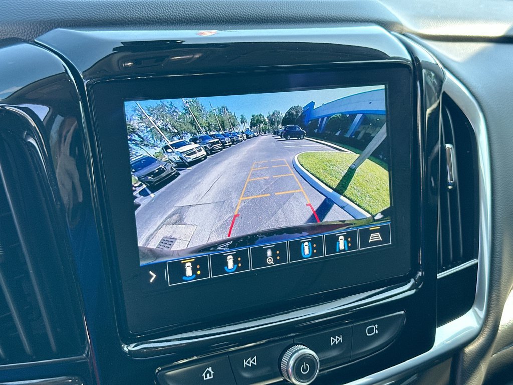 Certified 2021 Chevrolet Traverse LT w/ LT Premium Package FWD image 13