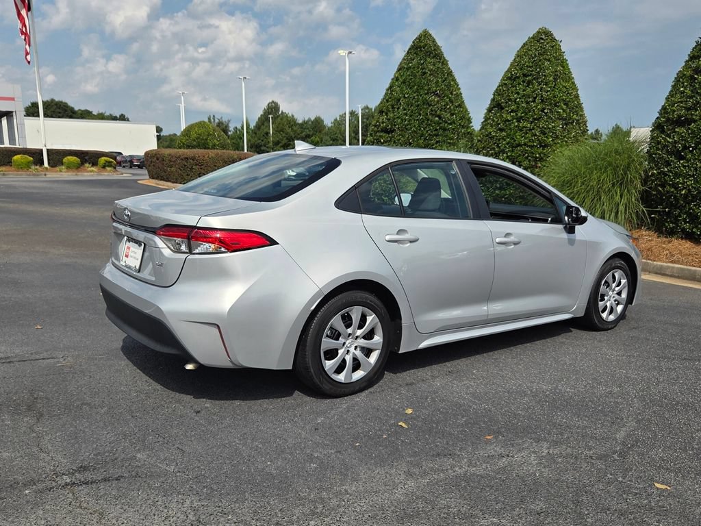 Used 2023 Toyota Corolla LE FWD image 12