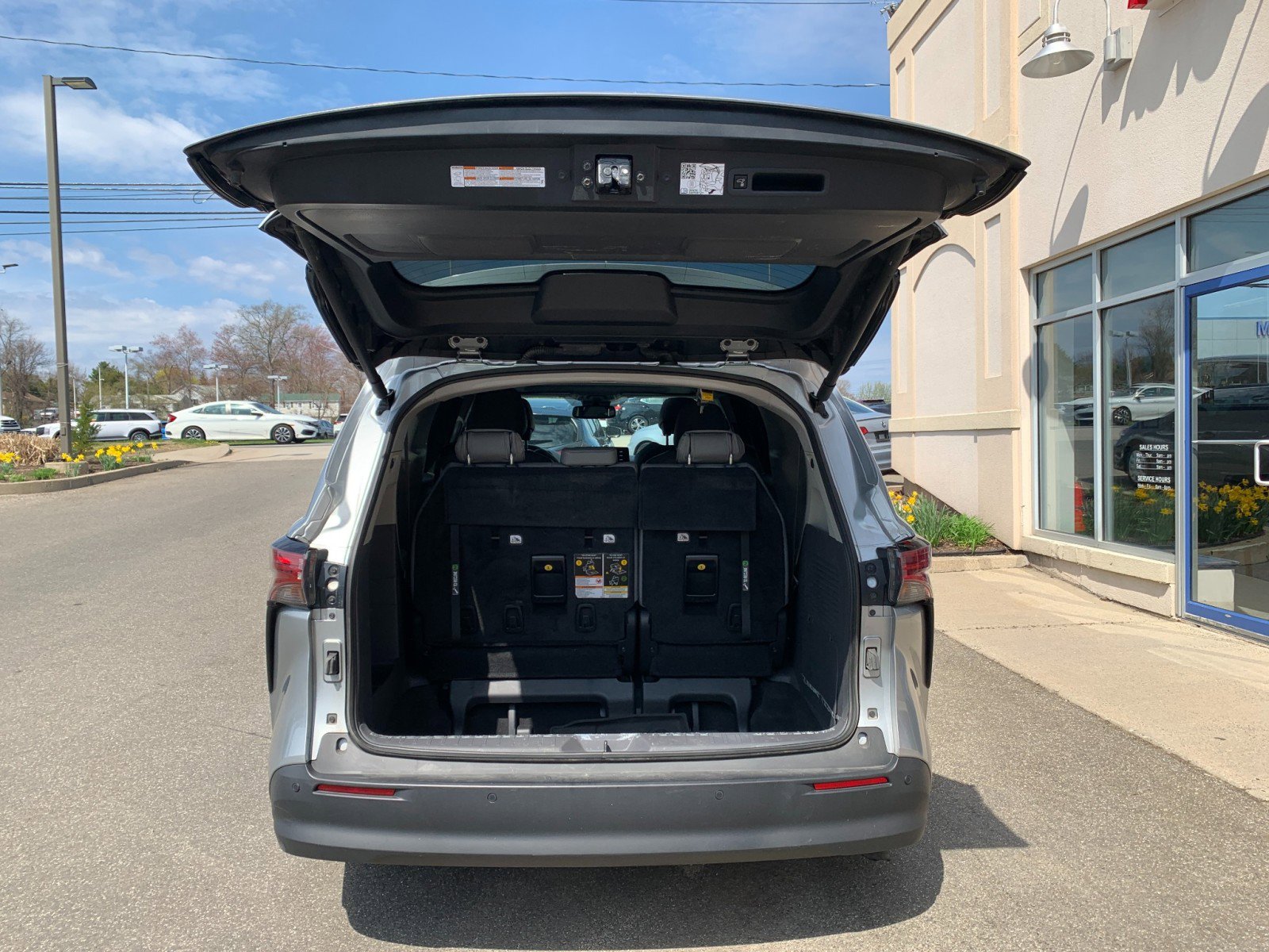 Used 2022 Toyota Sienna XLE AWD/4WD image 8