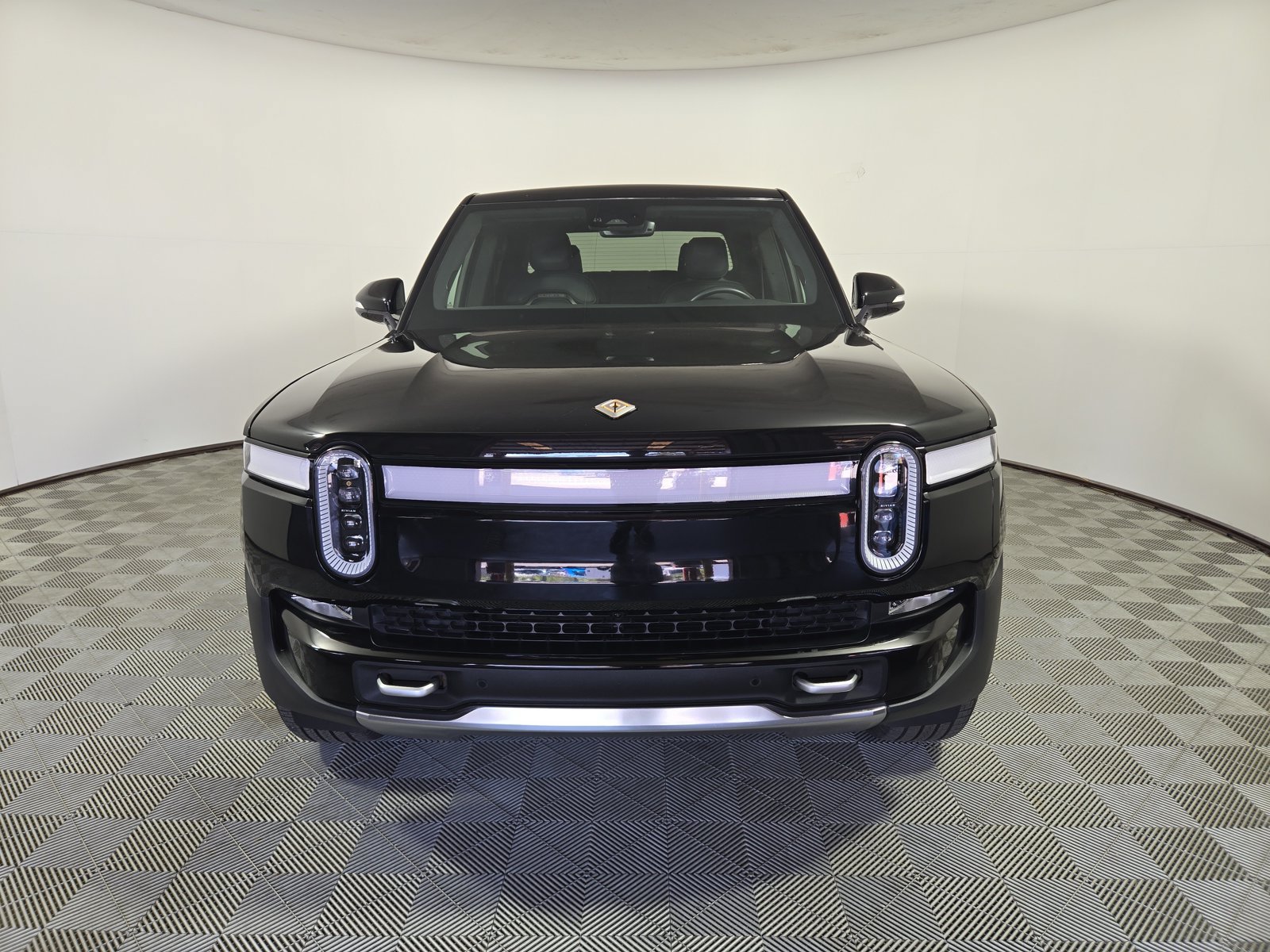 Used 2024 Rivian R1T Adventure Dual AWD/4WD image 8