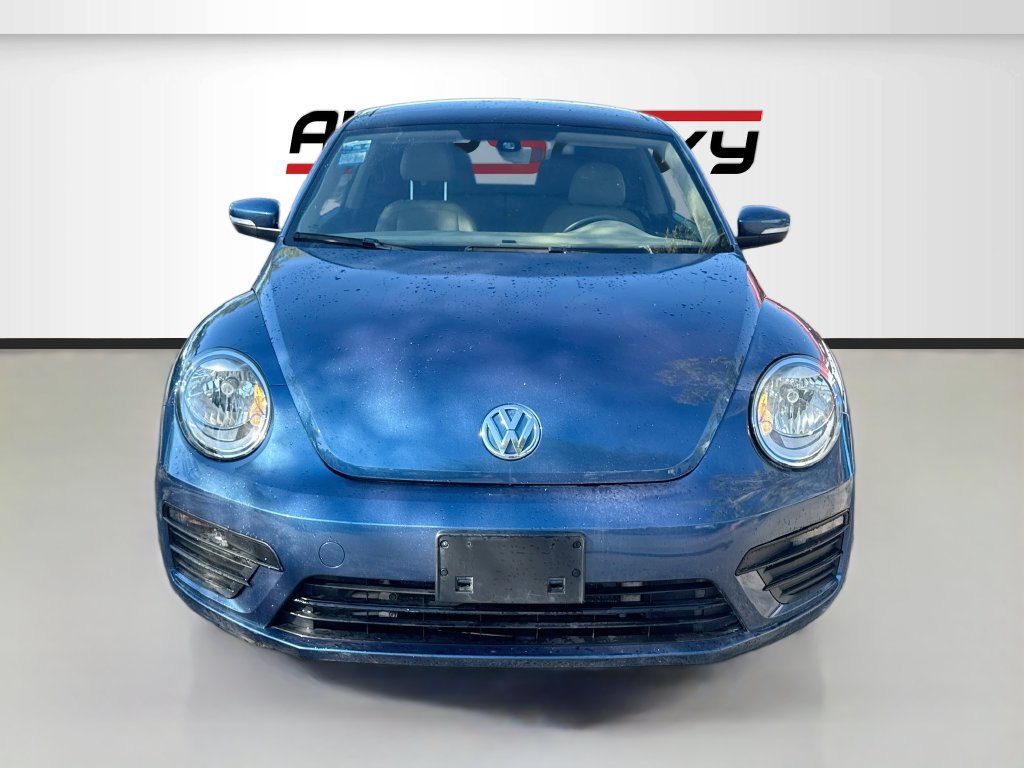 Used 2019 Volkswagen Beetle 2.0T SE FWD image 2