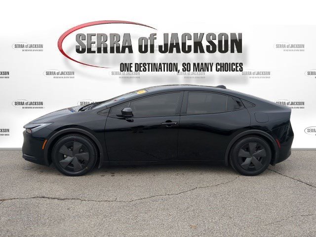 Used 2023 Toyota Prius LE image 6