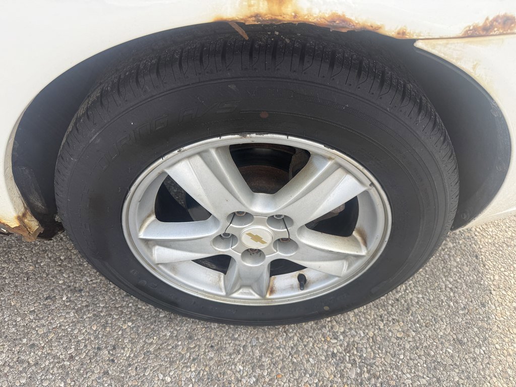 Used 2005 Chevrolet Malibu LS image 9