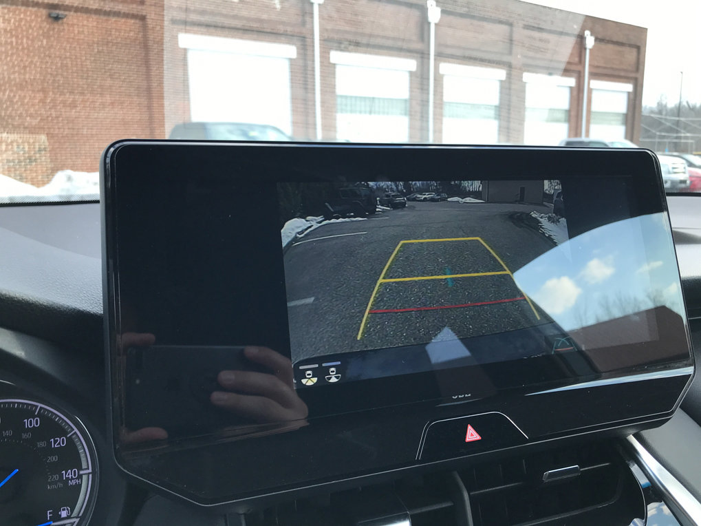 Used 2022 Toyota Venza XLE image 22