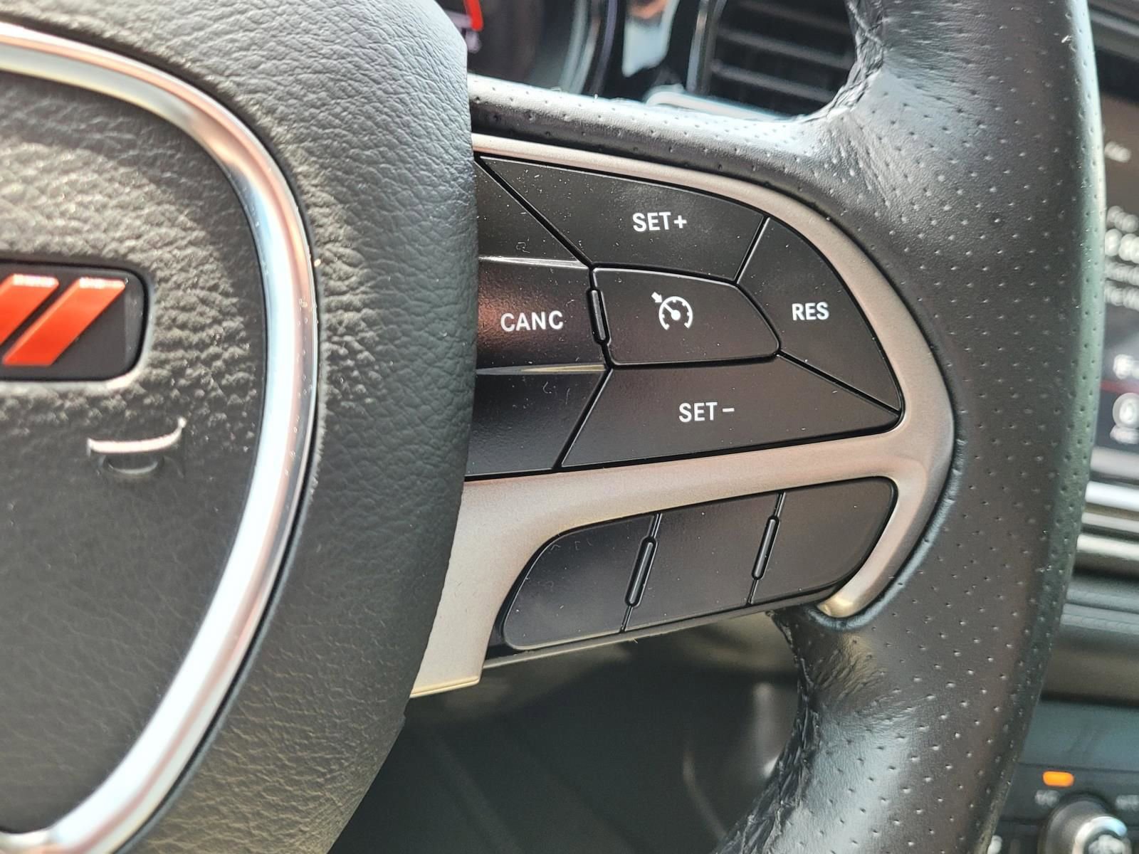 Used 2022 Dodge Durango SXT w/ Anodized Platinum Package AWD/4WD image 30