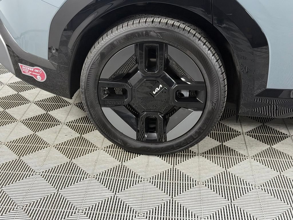 Used 2024 Kia EV9 GT-Line AWD/4WD image 9