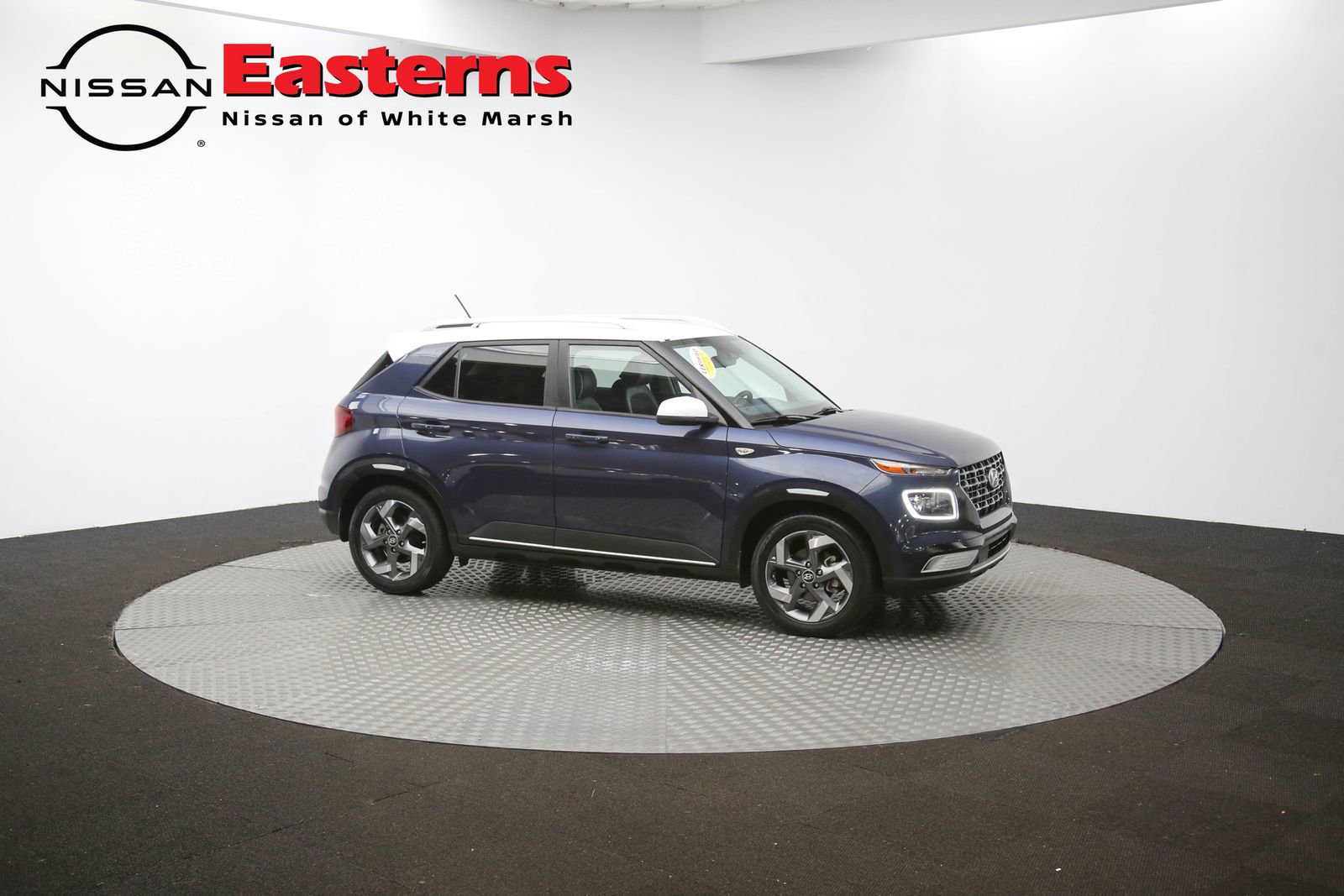 Used 2023 Hyundai Venue Limited image 78