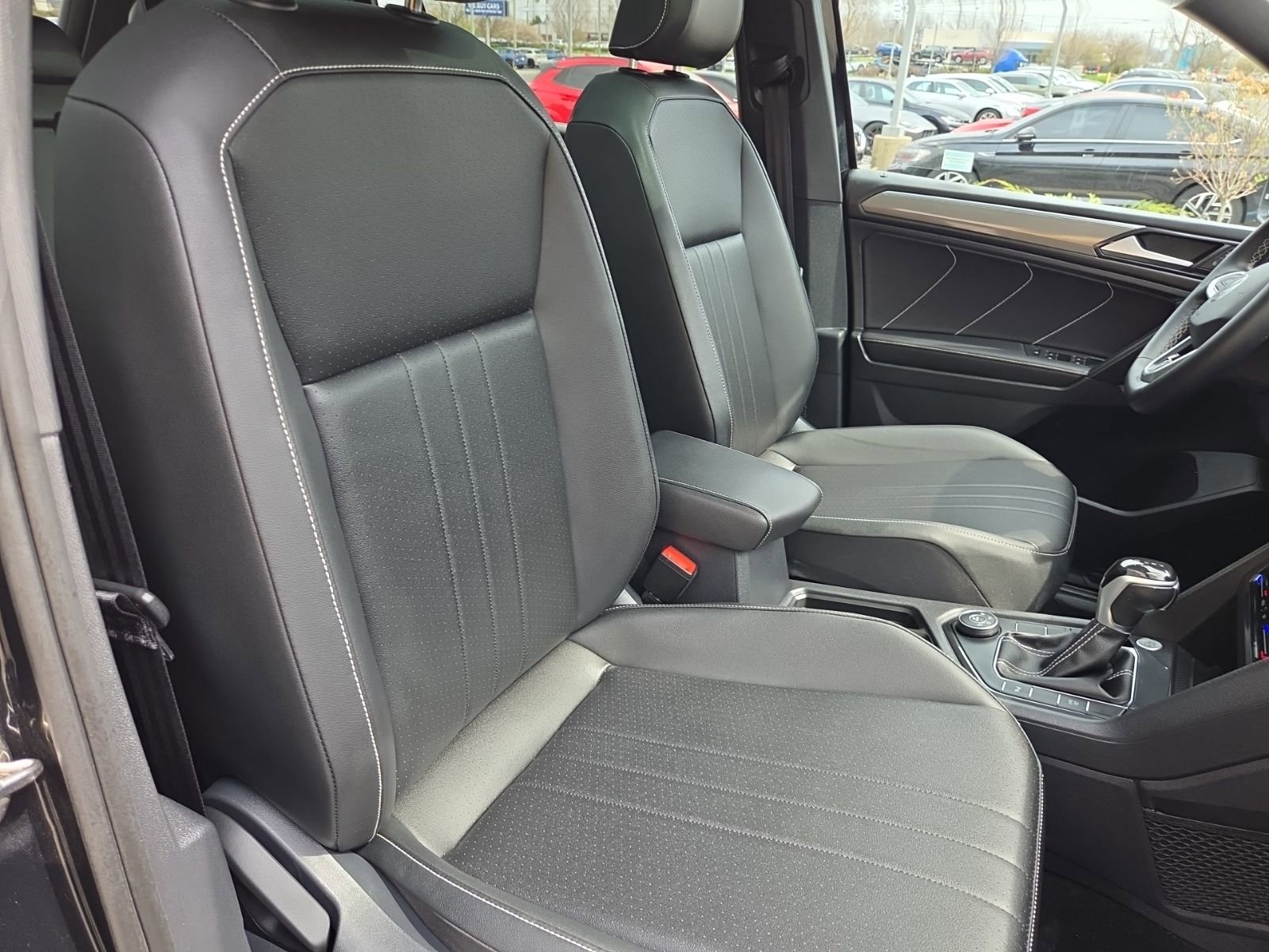 Certified 2023 Volkswagen Tiguan SE R-Line image 21