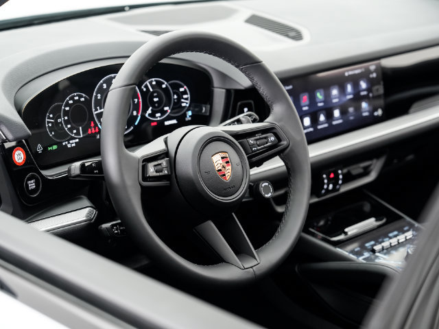 Certified 2026 Porsche Cayenne AWD/4WD image 9