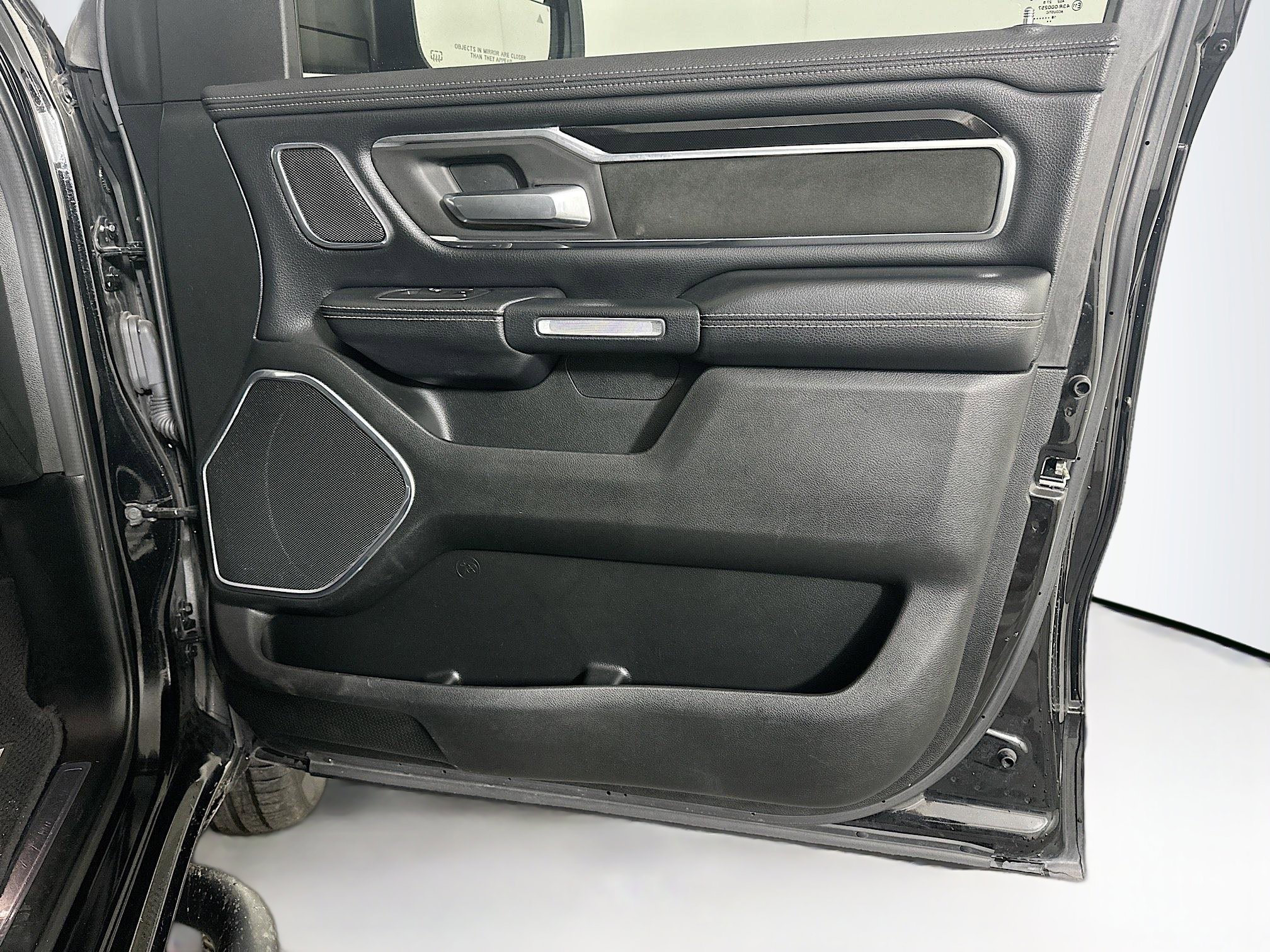 Used 2019 RAM 1500 Laramie RWD image 33