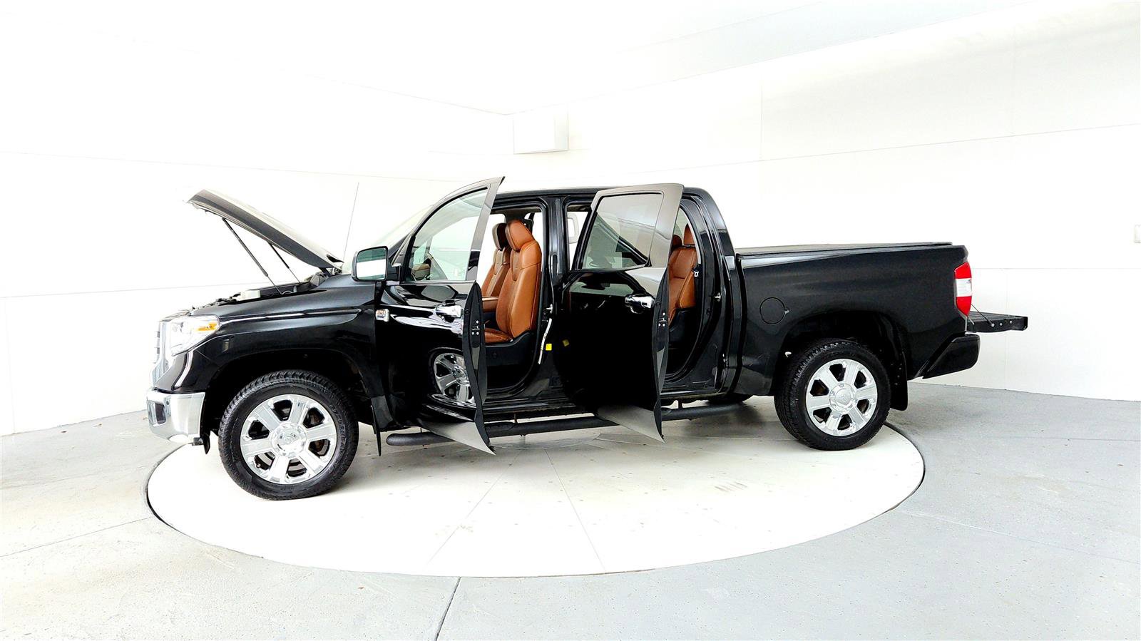 Used 2019 Toyota Tundra 1794 Edition AWD/4WD image 10