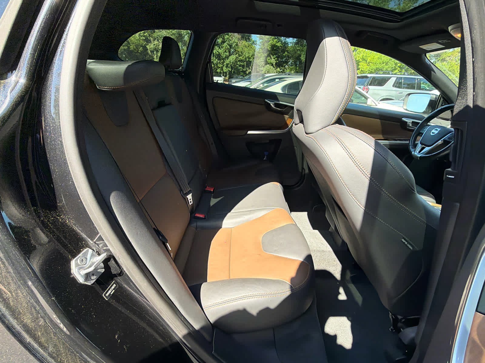 Used 2015 Volvo XC60 T5 w/ Climate Package AWD/4WD image 19