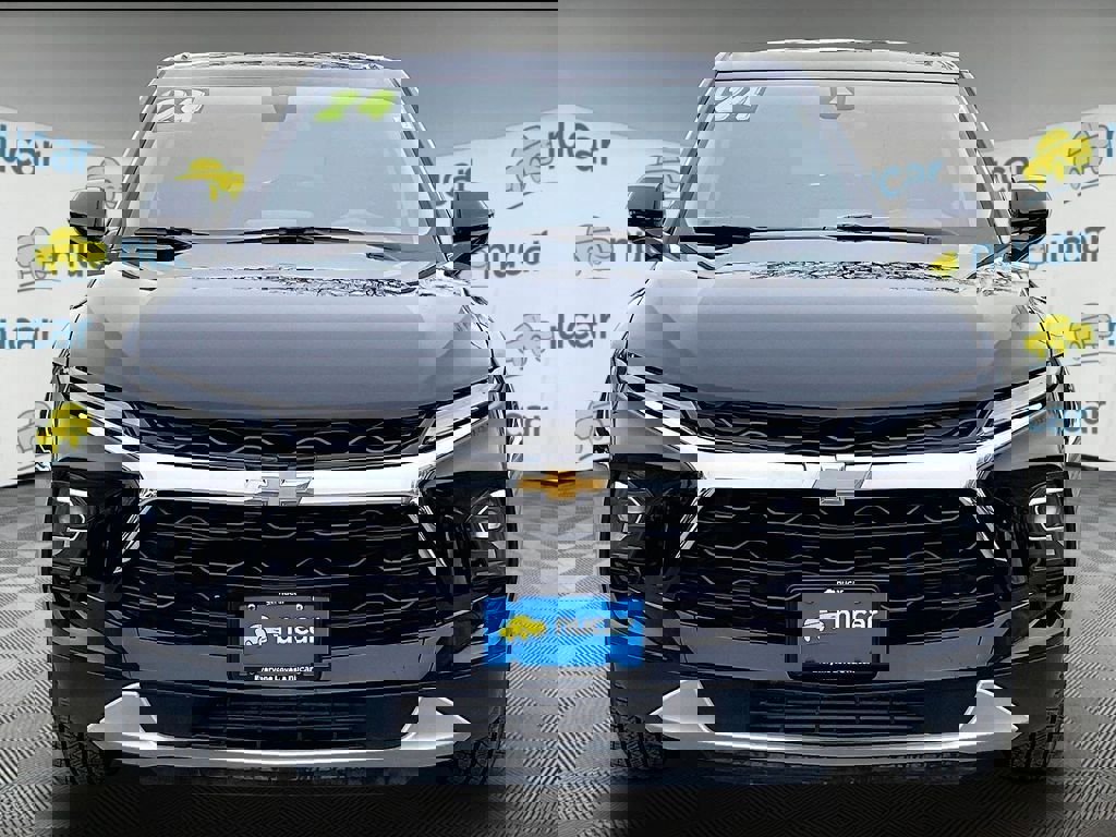 Used 2024 Chevrolet Blazer LT image 2