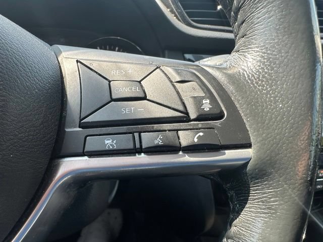 Used 2018 Nissan Rogue SV w/ Premium Package AWD/4WD image 15