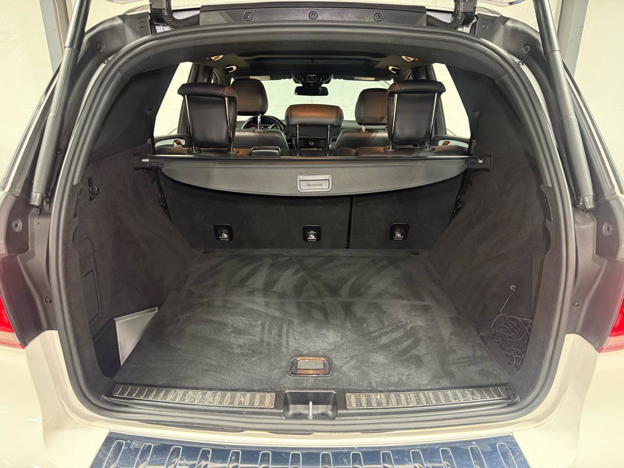 Used 2018 Mercedes-Benz GLE 43 AMG 4MATIC w/ Parking Assist Package image 33