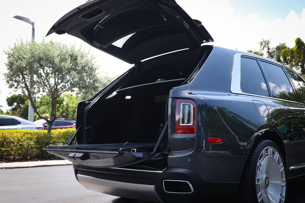 Used 2022 Rolls-Royce Cullinan AWD/4WD image 18