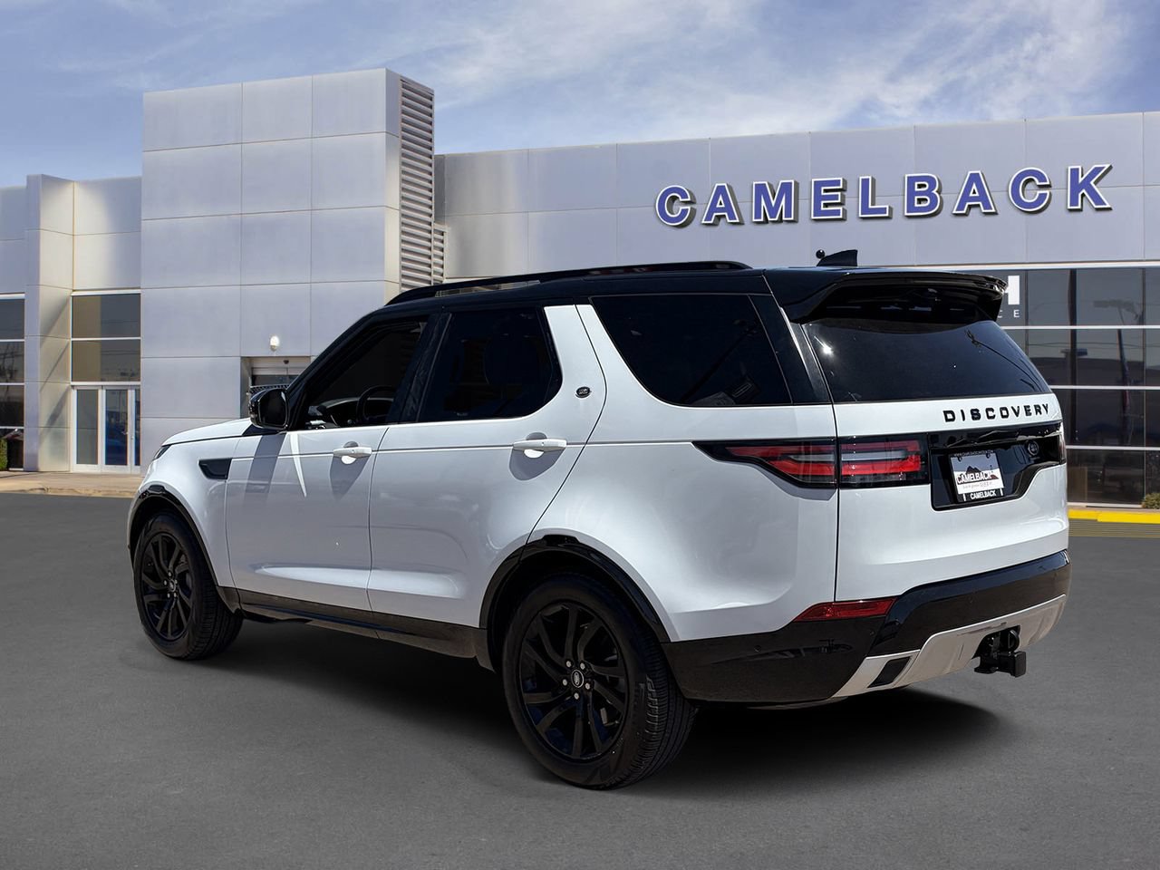 Used 2020 Land Rover Discovery Landmark AWD/4WD image 4