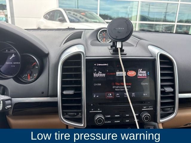 Used 2018 Porsche Cayenne AWD/4WD image 18