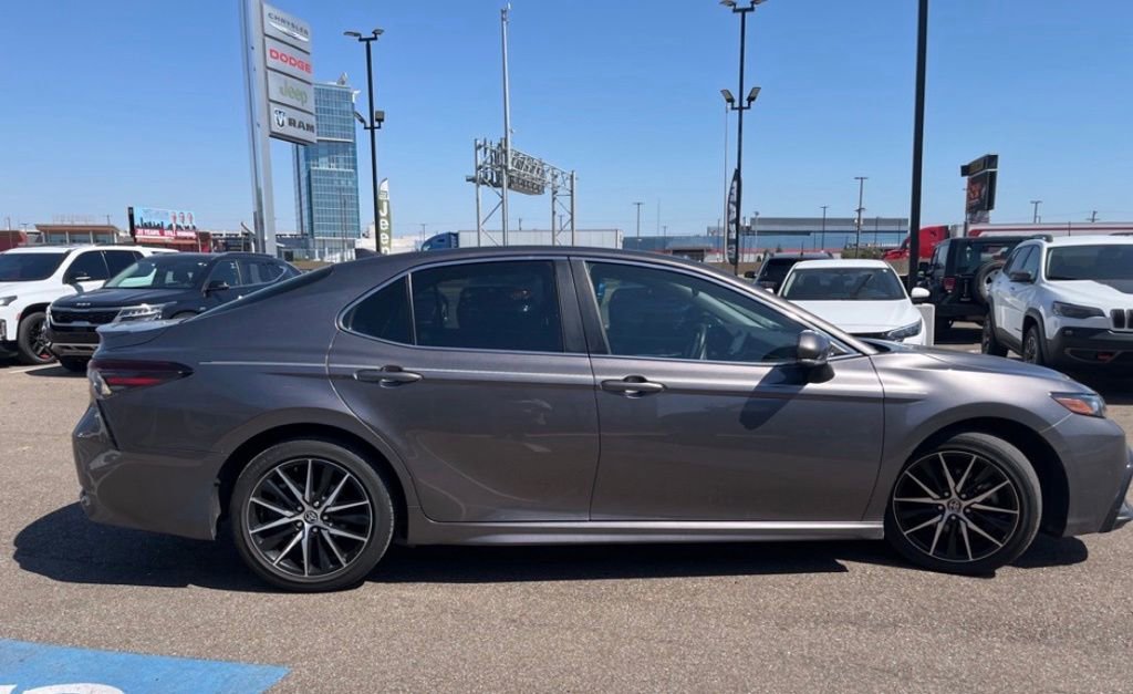 Used 2023 Toyota Camry SE image 7