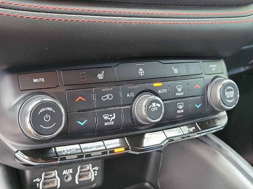 Used 2023 Dodge Durango GT RWD image 33