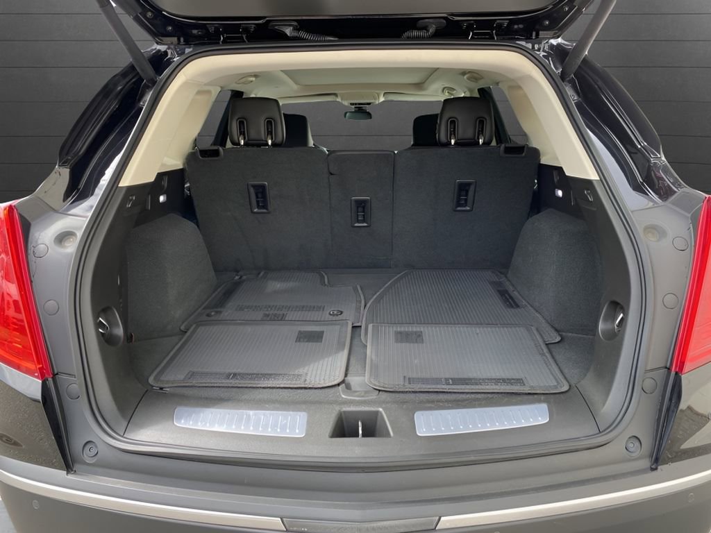 Used 2018 Cadillac XT5 Luxury w/ LPO, Sport Package image 28