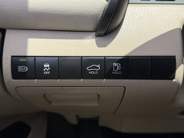 Used 2020 Toyota Camry XLE FWD image 23
