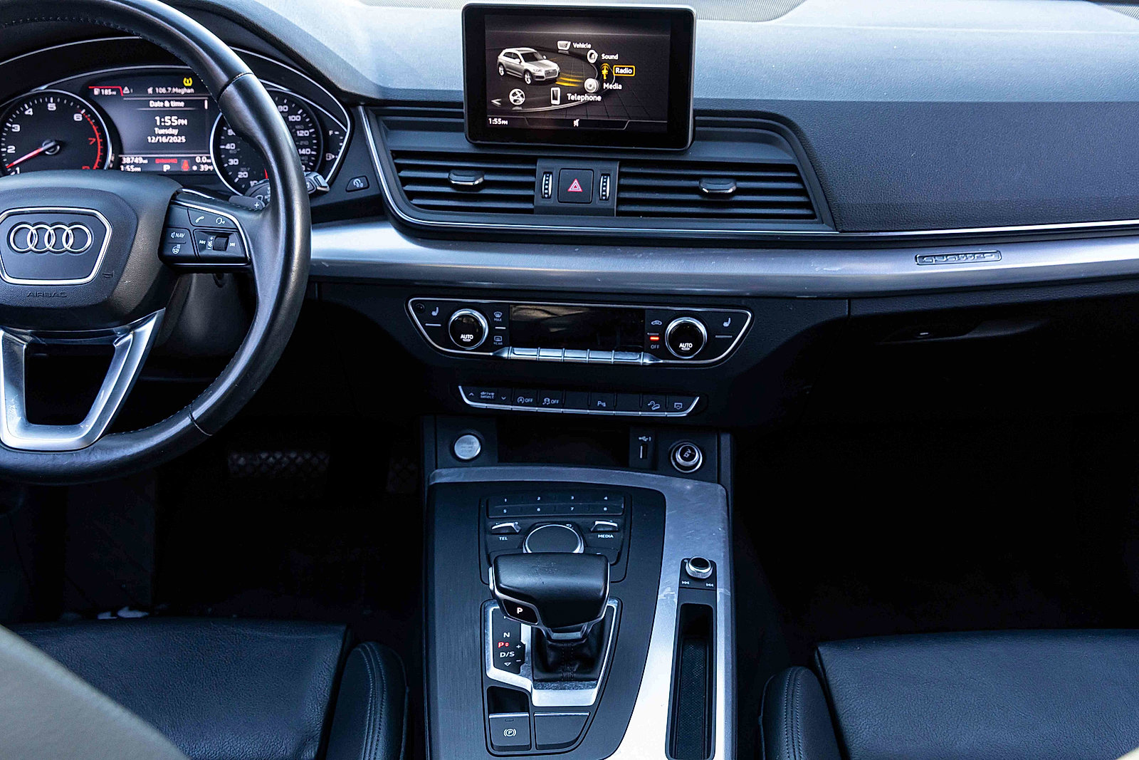 Used 2020 Audi Q5 2.0T Premium w/ Titanium Sport Package image 11