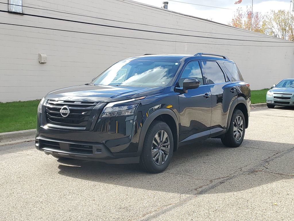 New 2025 Nissan Pathfinder SV image 2