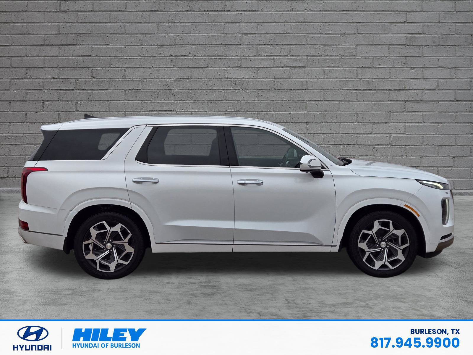 Used 2022 Hyundai Palisade Calligraphy w/ Cargo Package FWD image 3