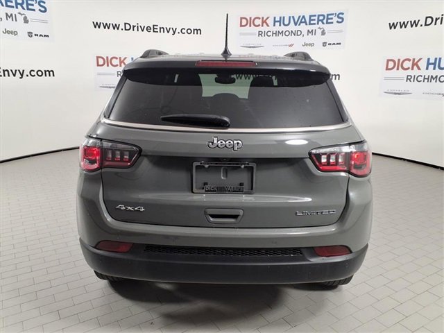 Used 2024 Jeep Compass Limited image 5