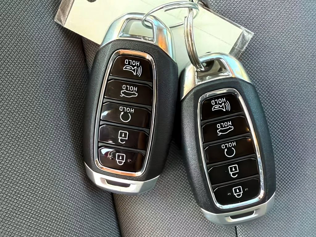 Used 2023 Hyundai Elantra SEL w/ Convenience Package image 25