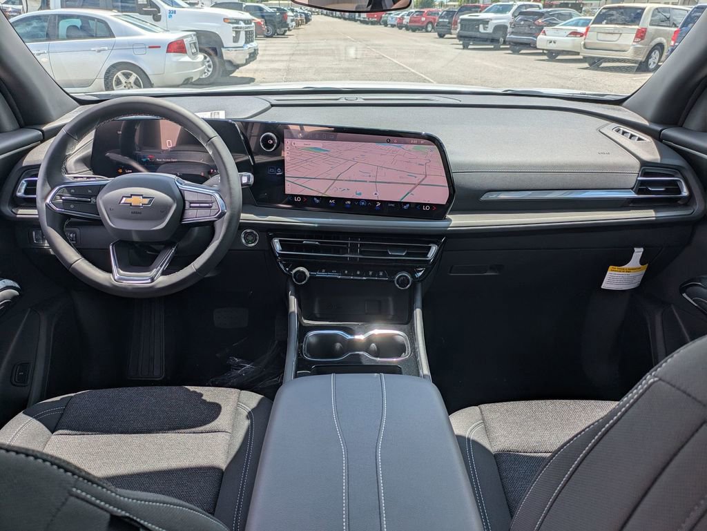 New 2025 Chevrolet Traverse LT image 29