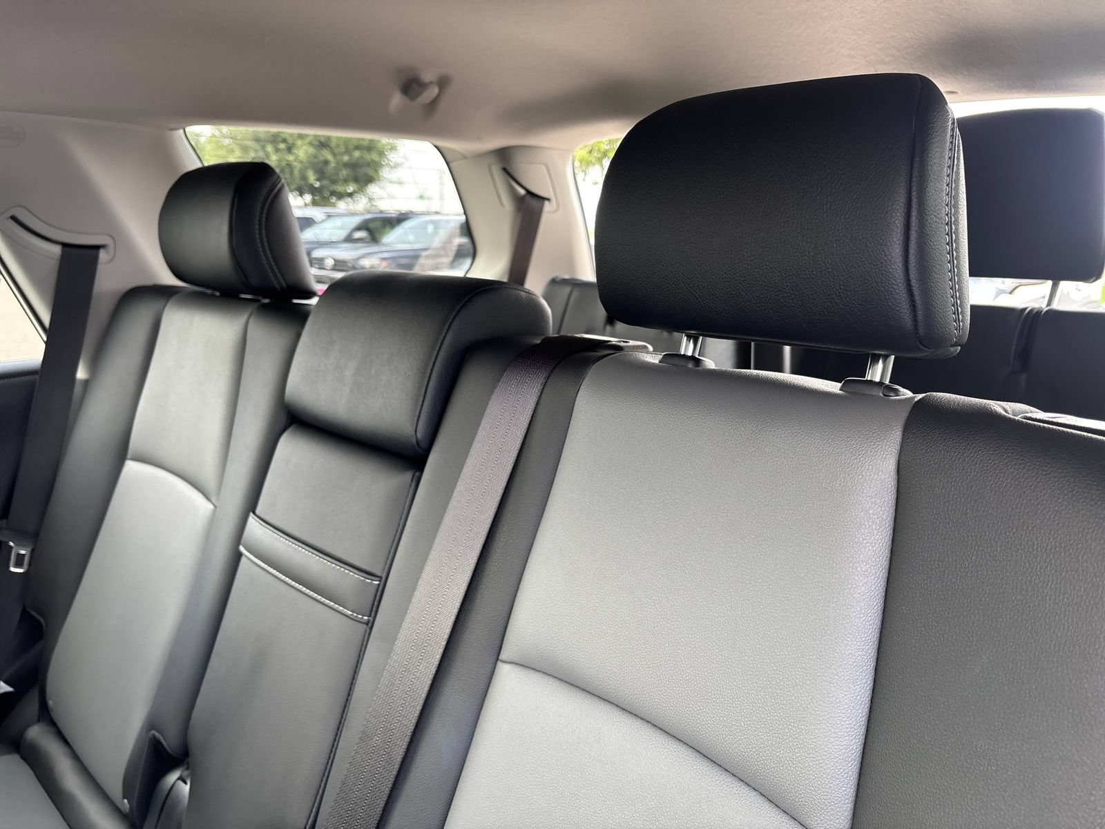 Used 2021 Toyota 4Runner SR5 Premium w/ Moonroof Package RWD image 13