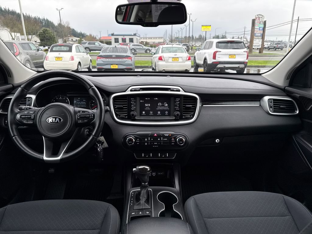 Used 2017 Kia Sorento LX w/ LX Convenience Package image 24