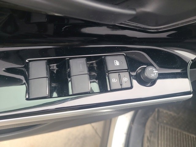 Used 2024 Toyota bZ4X XLE image 18