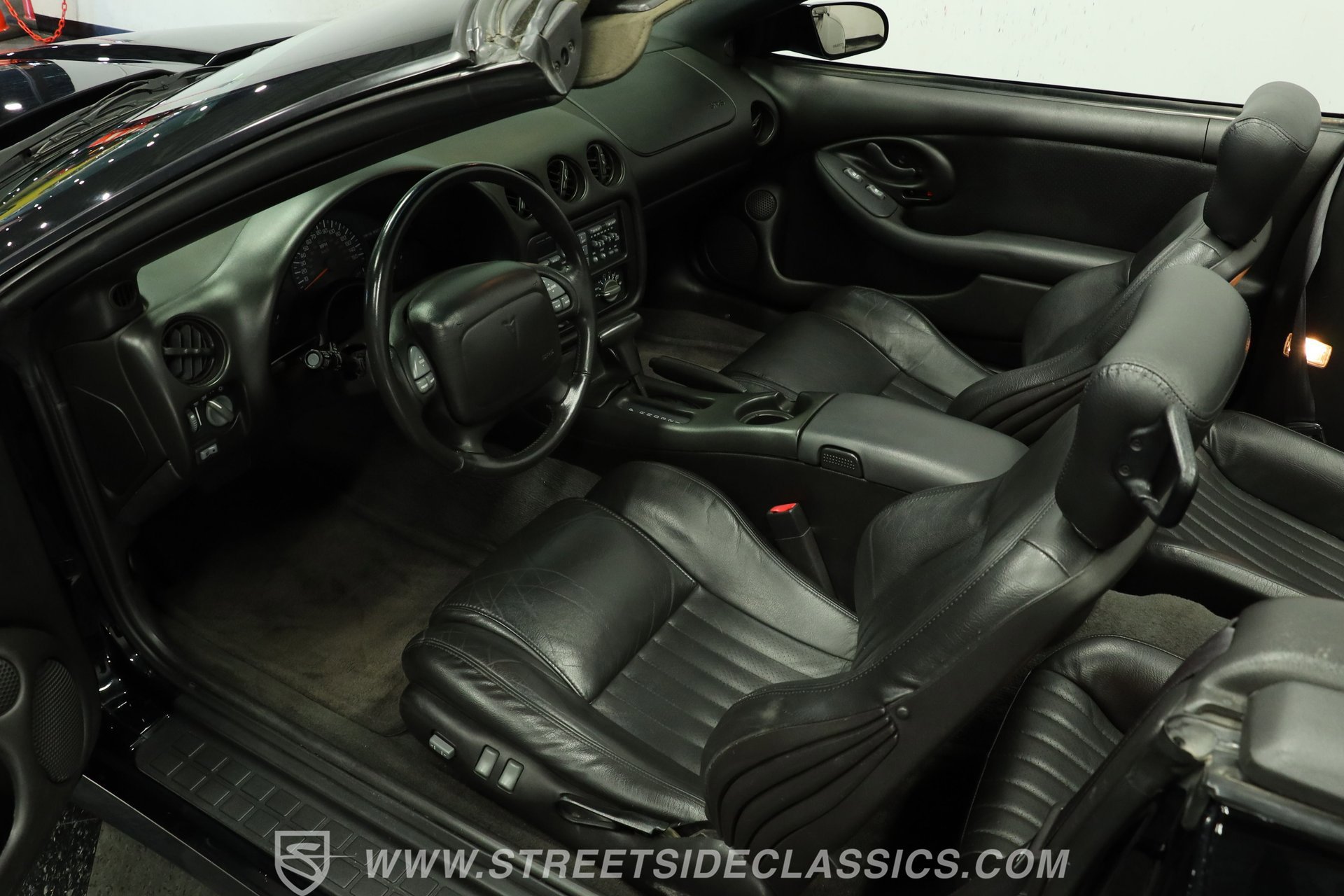 Used 2002 Pontiac Firebird Trans Am RWD image 4