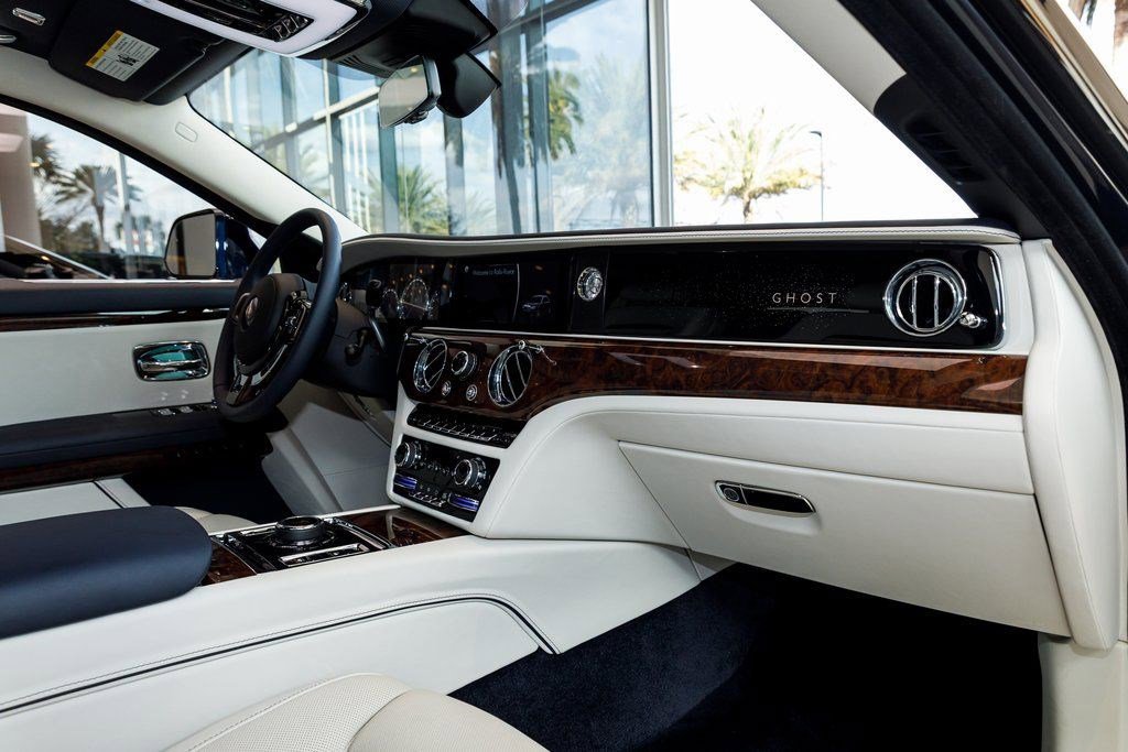 Used 2021 Rolls-Royce Ghost image 46