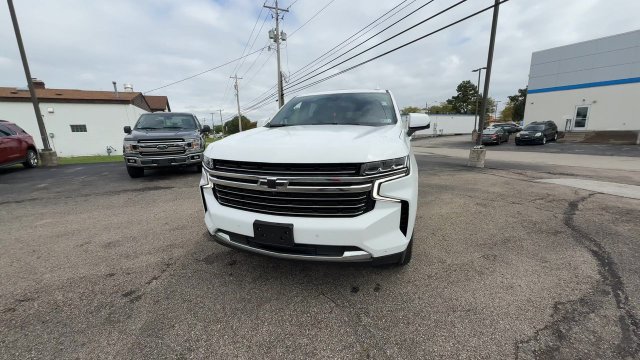 Used 2023 Chevrolet Tahoe LT w/ Luxury Package AWD/4WD image 3