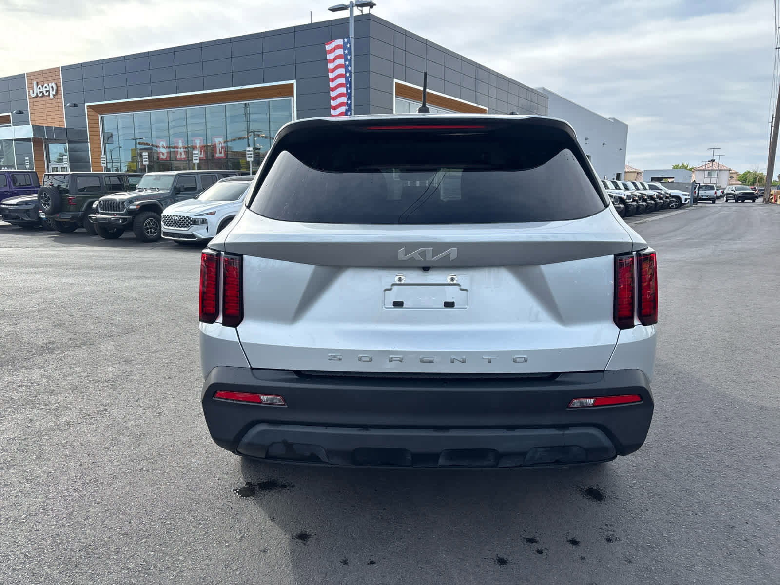 Used 2022 Kia Sorento LX image 6