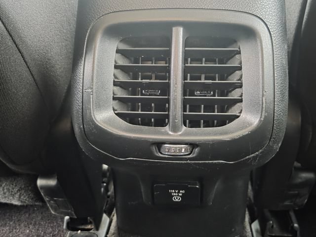 Used 2019 Jeep Cherokee Latitude w/ Cold Weather Group AWD/4WD image 20
