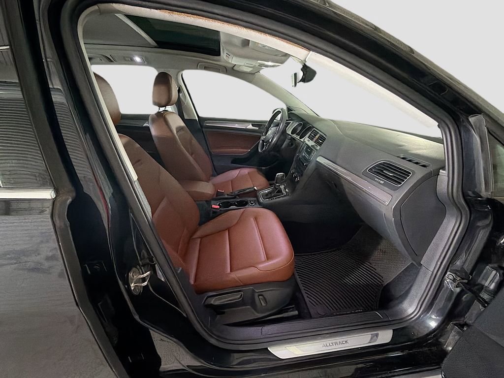 Used 2017 Volkswagen Golf Alltrack SE image 31