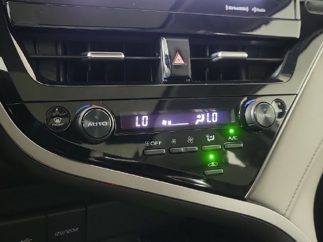 Used 2023 Toyota Camry XLE FWD image 31